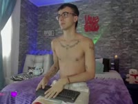 I love enjoying sex and showing you how I do it closely, I will take advantage of your pleasure to discover a new immersion, I love that you look at me, play with me, stimulate your thoughts while I make your wishes come true.