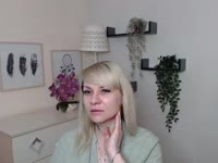 I’m NOIR — blonde hair, blue eyes, three tattoos, and a look that usually gets a second glance.I’m confident, sensual, and unapologetically myself.House music is my pulse — deep beats, dark rooms, bodies moving without thinking.I’m open-minded, curious, and attracted to people who own their desires.Fun fact? I’m bisexual — chemistry has no gender for me, only energy.