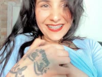 Hola, soy Sexy Girl, una mujer apasionada, divertida y muy segura de mi sensualidad. Me encanta crear momentos únicos, donde el deseo y la conexión fluyan naturalmente. En mi sala siempre encontrarás buena vibra, una sonrisa traviesa y una mente abierta dispuesta a complacerte. Me gusta seducir poco a poco, jugar con la imaginación y descubrir qué te hace perder el control. Disfruto de las conversaciones picantes, la complicidad y las miradas que dicen más que mil palabras. Si te gusta la mezcla perfecta entre ternura, coquetería y fuego, aquí encontrarás a la chica ideal para ti. Ven, relájate, déjate llevar y descubre hasta dónde podemos llegar juntos... conmigo el placer está garantizado.