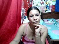 Soy una mujer de estatura pequeña pero con unas ganas de sexo enorme, soy alegre me gusta ser complaciente ven a jugar conmigo