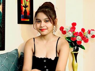 topless webcam girl AdrianaReyez