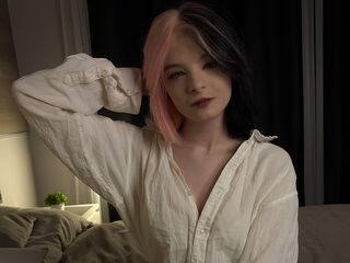 naked girl with webcam fingering pussy ClaudineKrentz
