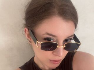 free live sexcam HeleneBrutger