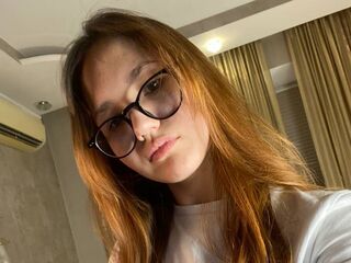 nude camgirl pic SilvanaTopps