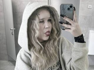 naked cam girl masturbating AlicaUwu