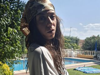 camgirl fingering bald pussy AliceSanz