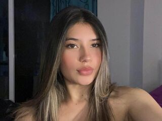 naked camgirl AmberCuellar