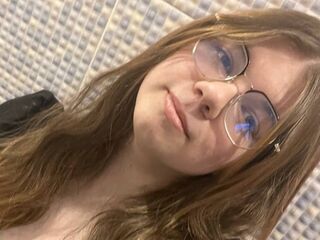 adult web cam chat room AminaBlooms