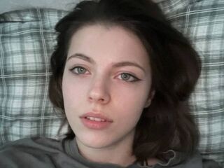 camgirl playing with vibrator AntoinetteCurtis