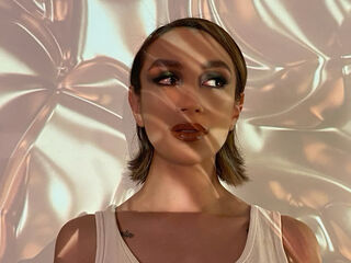 extrreme webcam picture BellaGartner