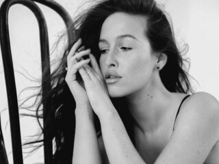 sexy live girl BettyLarson