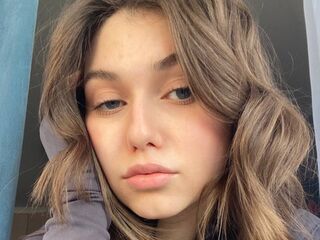 camgirl showing tits BriannaMauzey