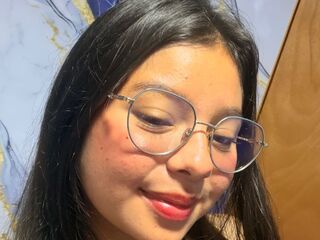 hot cam girl masturbating with vibrator CamilaGat