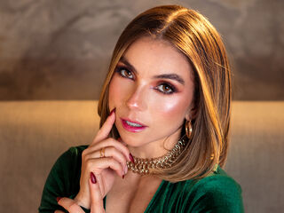 hot webcam slut CamilaRhoa
