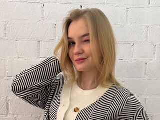 beautiful camgirl CamillaCapoccia