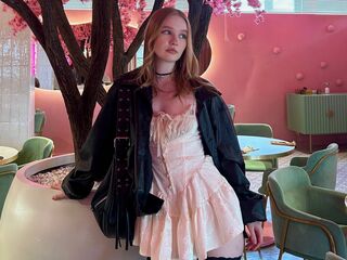 naked webcamgirl video CandiFerretti