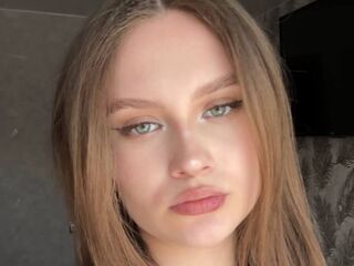 girl chatroom CarylonPreis