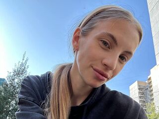 naked webcam girl photo CatherynBigger