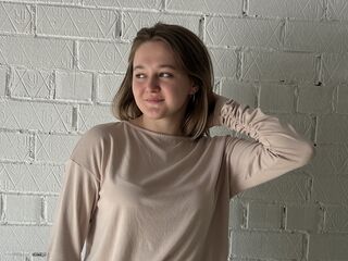 live teaser cam ChristiaBenoy