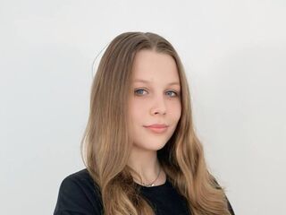 girl webcam ChristianeSivie