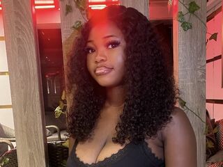 live striptease CreamieNelly