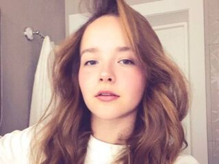 girl fingering bald pussy DaysiDust