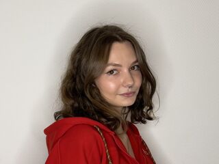 cam girl masturbating with dildo DeirdreTurnball