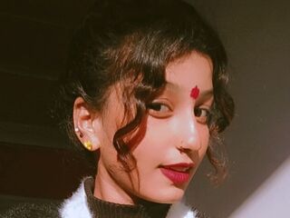 naked girl with webcam masturbating with sextoy DiaQuin