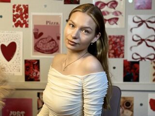 mastubating web cam girl DonetteSimple