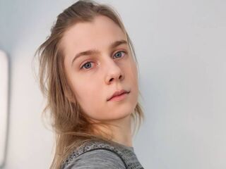 camgirl fingering shaved pussy DonnettaLorino