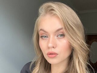 beautiful webcam girl ElaraBrooks