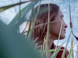 camgirl playing with sextoy ElvaGrise