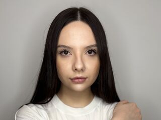 girl naked EmikoTriana