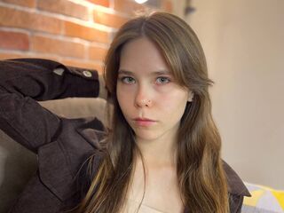 hot cam girl masturbating with vibrator EmiliDen