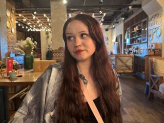 naked girl with live cam EmilyGreek