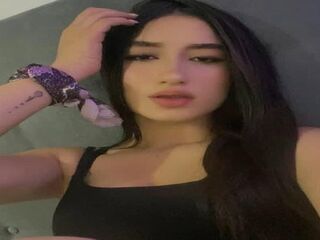 webcam girl chatroom EvelynFontain