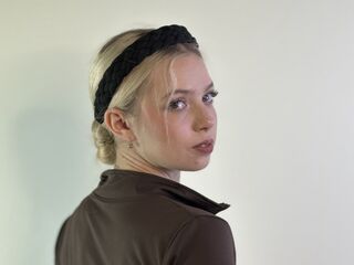 naughty cam girl fingering shaved pussy EvetteHilado