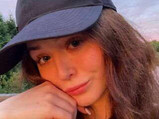 camgirl masturbating with sextoy FrancinaTredwell