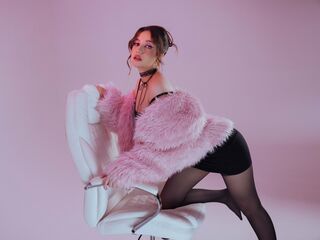 cam girl masturbating with vibrator GiaRicco