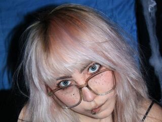 live webcam model GrettaLuna