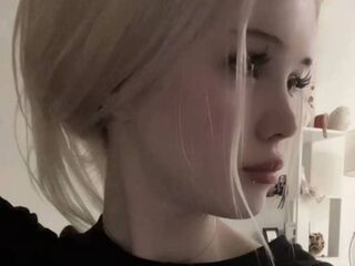 mastubating web cam girl HeatherHeinitz