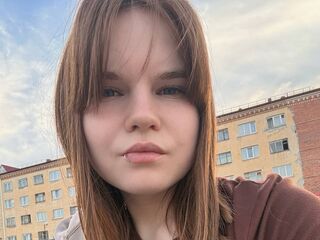 camgirl showing tits IsabelBrunjes