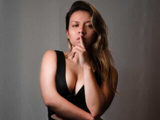 beautiful camgirl IsabellaSanty