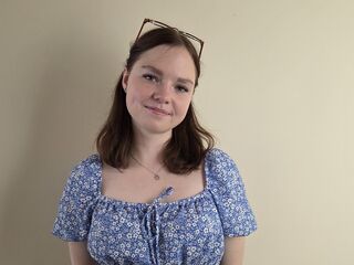 camgirl playing with vibrator JeniferLi