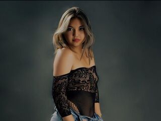 camgirl playing with sextoy JessieSantana