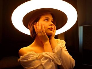 nude webcamgirl JoslynDelmolino