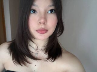naked camgirl picture JulienneCharters