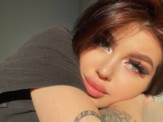 camslut showing tits KarolinaKaren