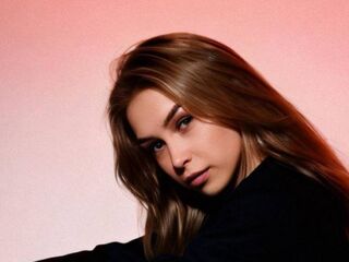free nude live show KendraDuell