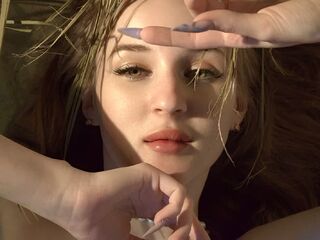 cam girl masturbating with vibrator KianaWhite